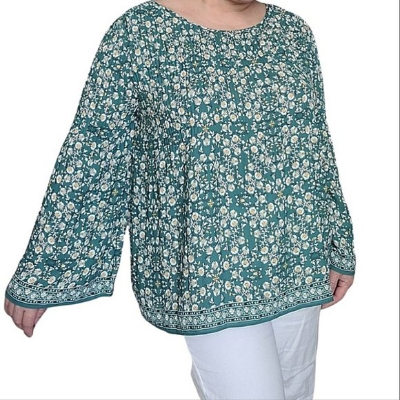Max Studio Pleated Floral Top Size Medium - Picture 1 of 13